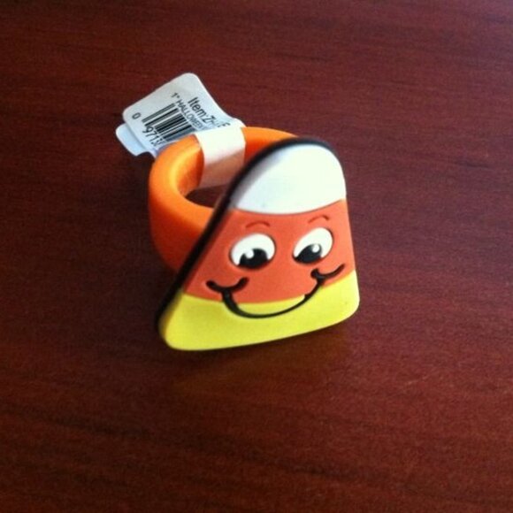 Candy Corn Rubber Halloween Kids Ring - Picture 1 of 1